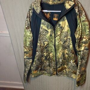 Very well made camo 3 pc set see photos